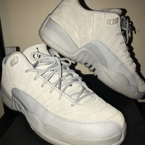Air Jordan Retro 12 Low Sz. 7Y Wolf Grey Used